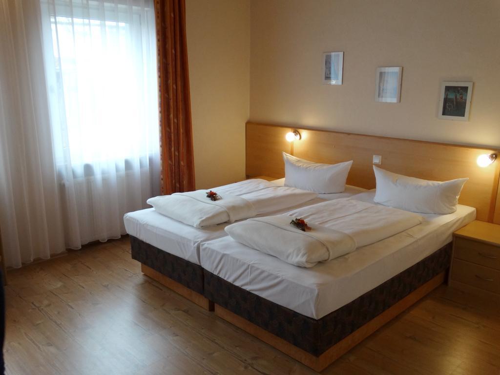 Hotel Sonne - Haus 2 Idstein Habitación foto