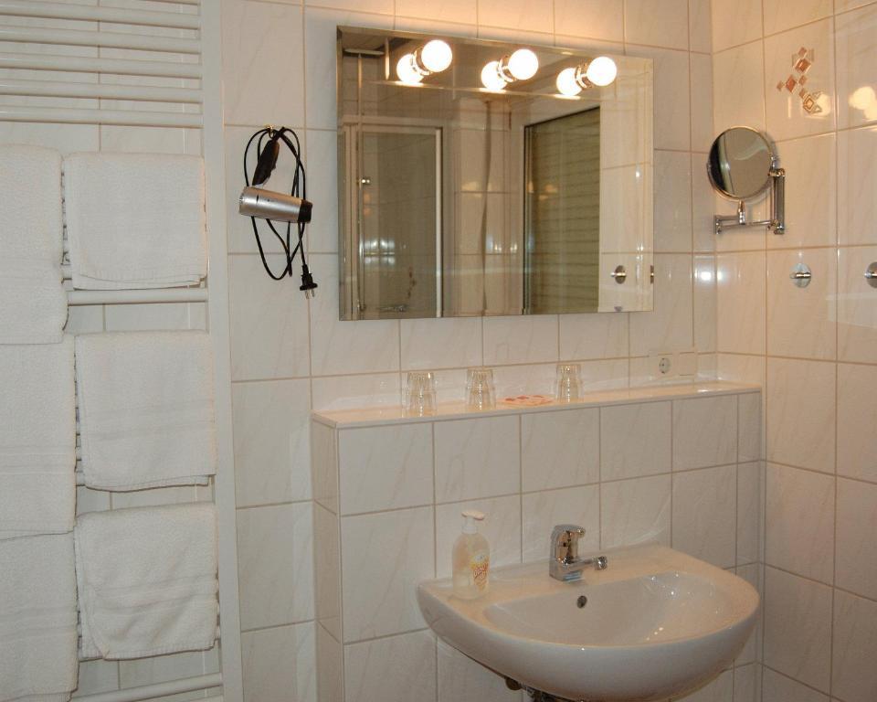 Hotel Sonne - Haus 2 Idstein Habitación foto